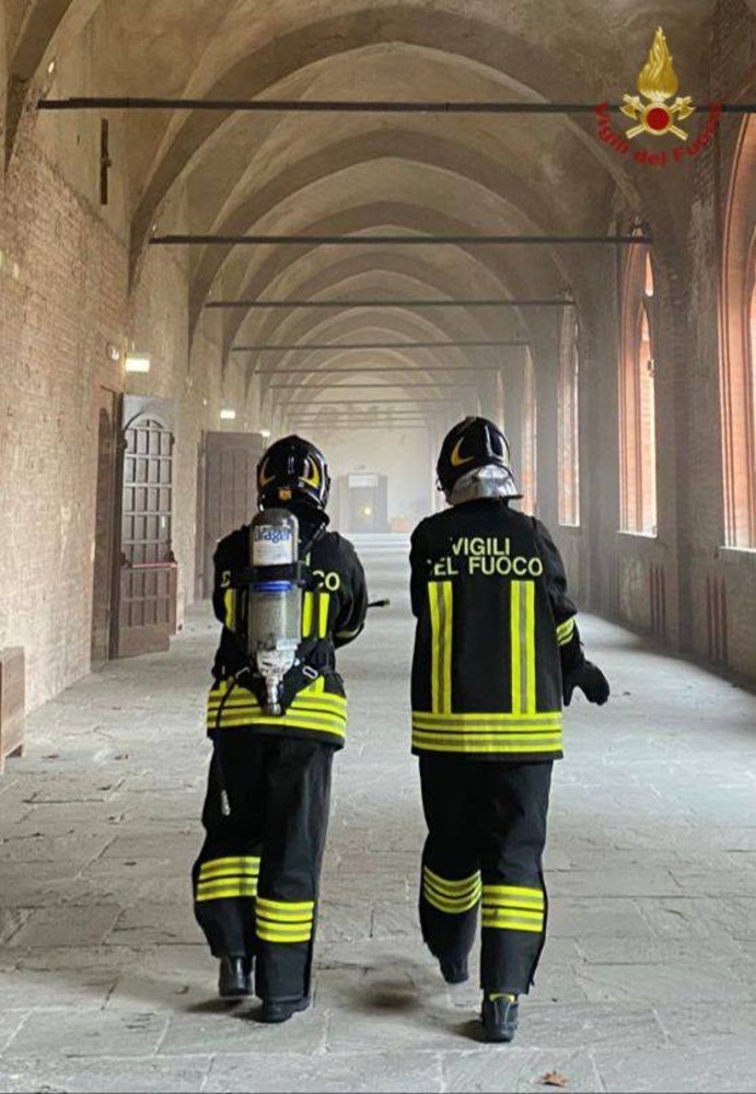 Pavia: scatta l'allarme anti incendio ai musei civici del Castello Visconteo, intervengono i Vigili del fuoco