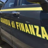 Lombardia: frode fiscale da 1,7 milioni, GdF sequestra soldi e una Jaguar