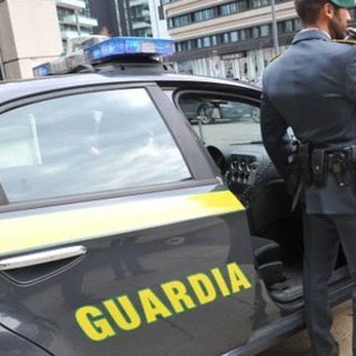 La Guardia di Finanza esegue sequestri per oltre 16 milioni di euro per reati fiscali verso otto imprenditori