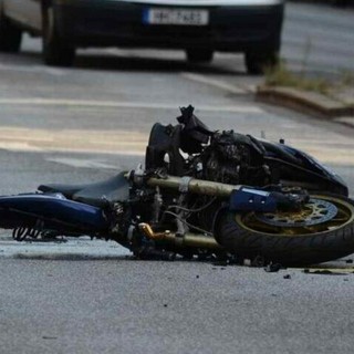 Milano, muore motociclista ventenne dopo un tamponamento