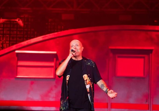 Musica: arrivano tre nuove date di Max Pezzali a dicembre all’Unipol Forum di Milano