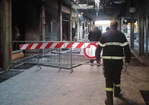 Abbiategrasso: incendio doloso alla Galleria Mirabello, individuati i presunti autori