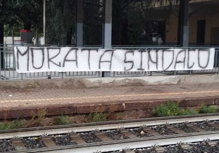 ”Morata sindaco”: il caso Ballarini sale, sui social.. e in stazione a Corbetta