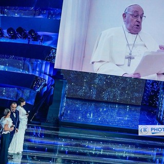 Papa Francesco, il messaggio del Santo Padre per la prima volta al Festival: “La musica strumento di pace”