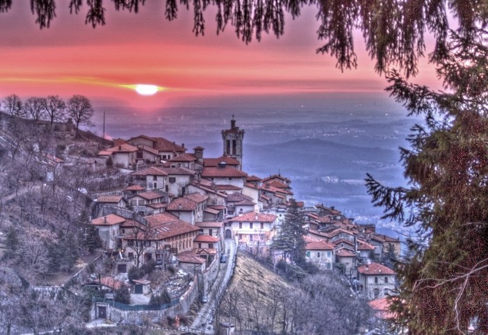 Possibile il ritorno dei fiocchi bianchi domani sera al Sacro Monte (foto Federico Bellini - Osservatorio Campo dei Fiori - tratta da astrogeo.it)