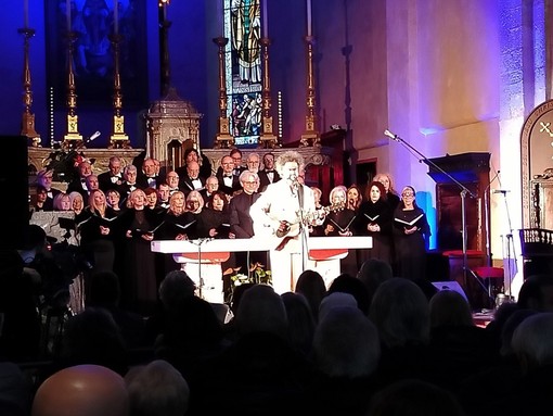 Sanremo: successo per l’esibizione di Simone Cristicchi alla Cattedrale di San Siro