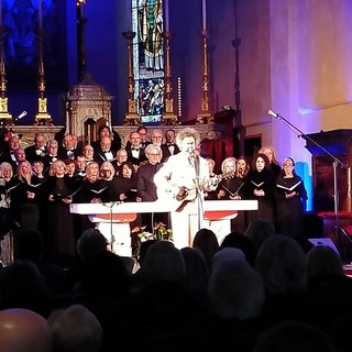 Sanremo: successo per l’esibizione di Simone Cristicchi alla Cattedrale di San Siro