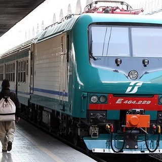 Chiede a un passeggero della linea Milano-Mortara di spegnere la sigaretta, capotreno presa a schiaffi