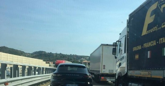 Traffico intenso dalla Liguria sulla rete autostradale, iniziato il controesodo di Capodanno