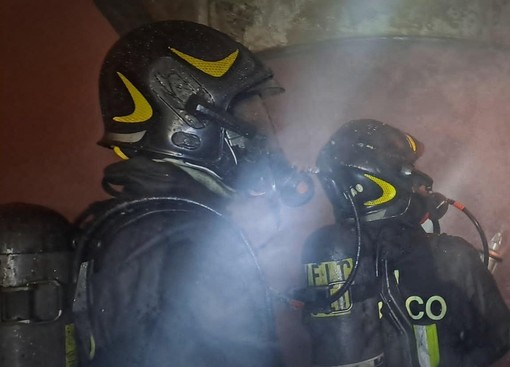 Tragedia a Bologna: incendio in appartamento, morti tre bambini piccoli e la madre