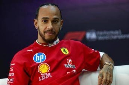 Hamilton compra casa a Milano: dove vivrà e quanto ha pagato il pilota Ferrari