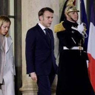 Meloni al vertice di Parigi sull'Ucraina: invio truppe Ue &quot;ipotesi complessa e meno efficace&quot;