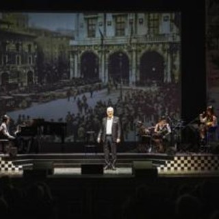 Andavamo a mille', in scena a teatro la 1000 miglia con Gioele Dix