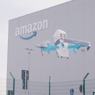 Amazon, primo volo di prova per le consegne con i droni in Abruzzo