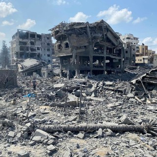 Raid notturni su Gaza, una decina di vittime civili palestinesi