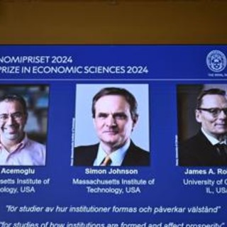 Nobel Economia ad Acemoglu, Johnson e Robinson per studi sulla prosperità