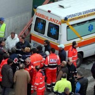 Crollo palazzina a Bari, trovata donna ancora viva sotto le macerie