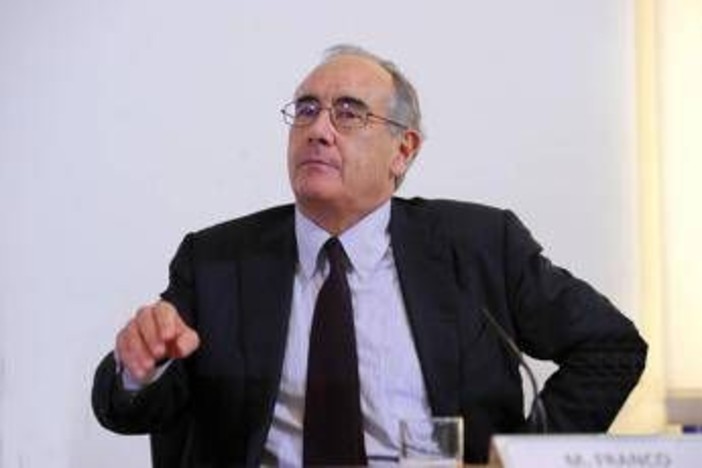 Massimo Franco: &quot;Politica imbrigliata dalle priorità internazionali&quot;