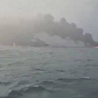 Gb, collisione tra petroliera Usa e cargo nel Mare del Nord: fiamme a bordo